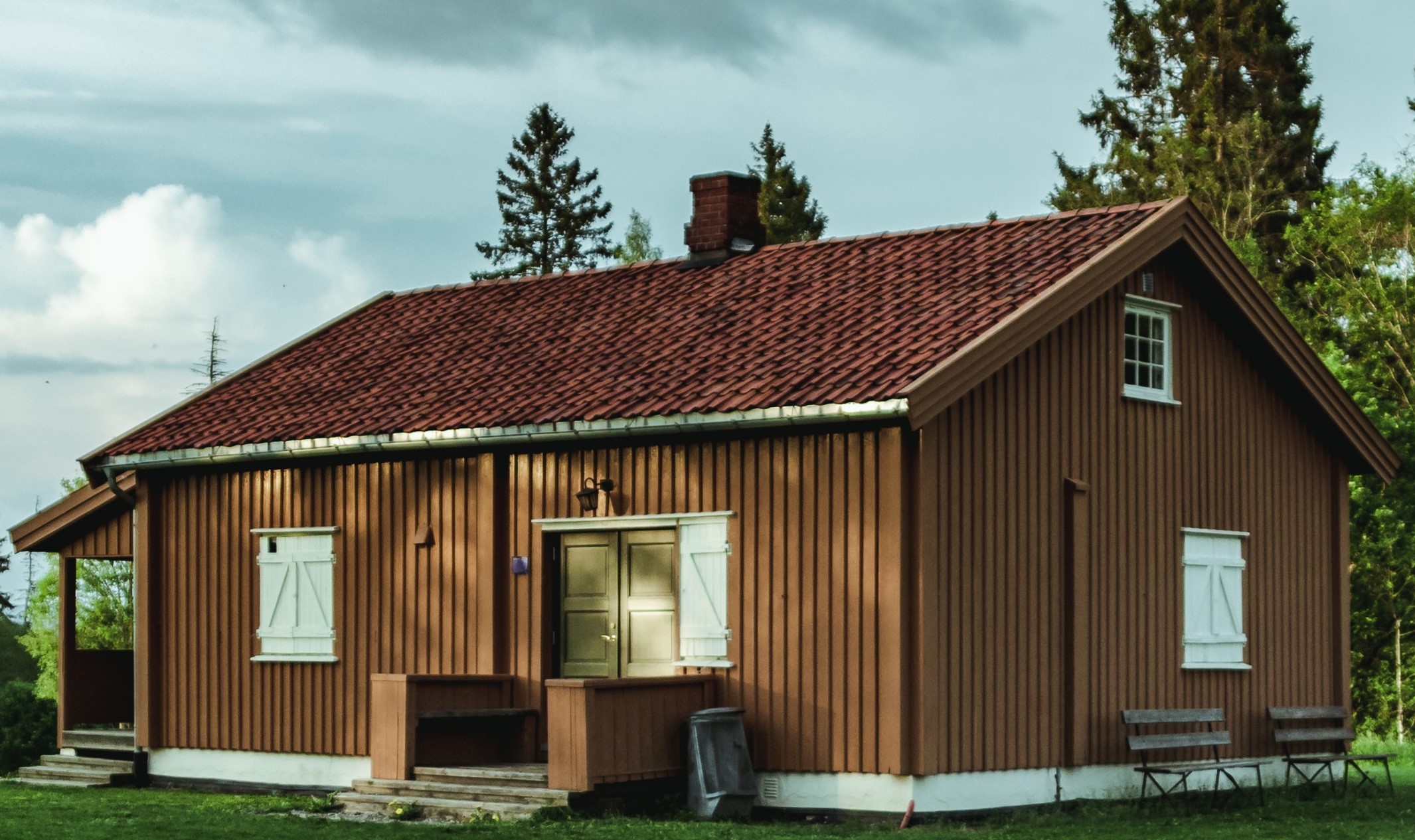 Imagen de una casa de madera. Foto de Tobias Bjørkli.